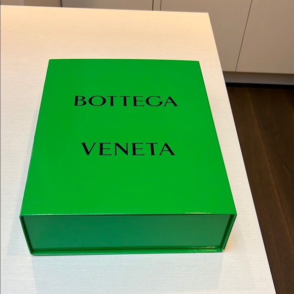 Bottega Veneta Bright Green Storage Box - Picture 1 of 4